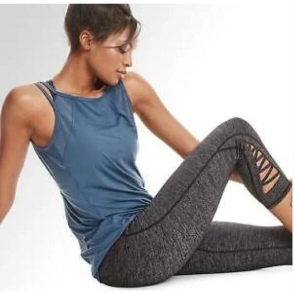 Athleta Quest Criss Cross Grey Marl Chaturanga‎ Capri Small - Picture 1 of 8